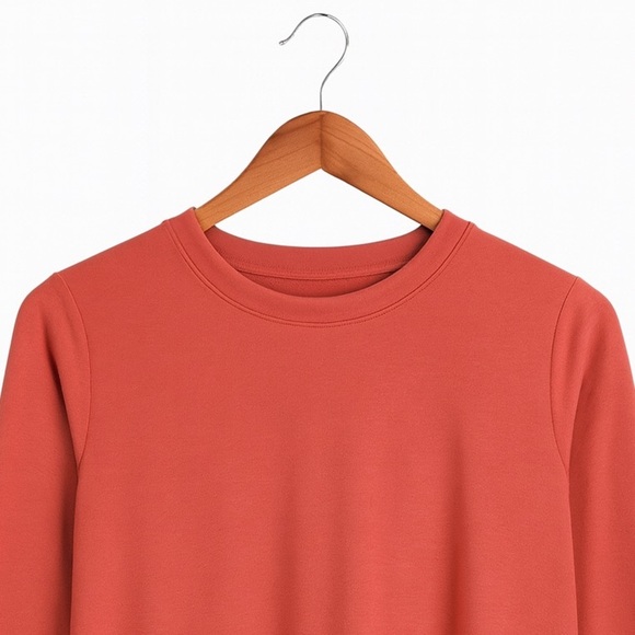 Apt. 9 women's size medium rust-colored sweatshirt.  Fall, Winter, Warn, Cozy - Picture 2 of 2
